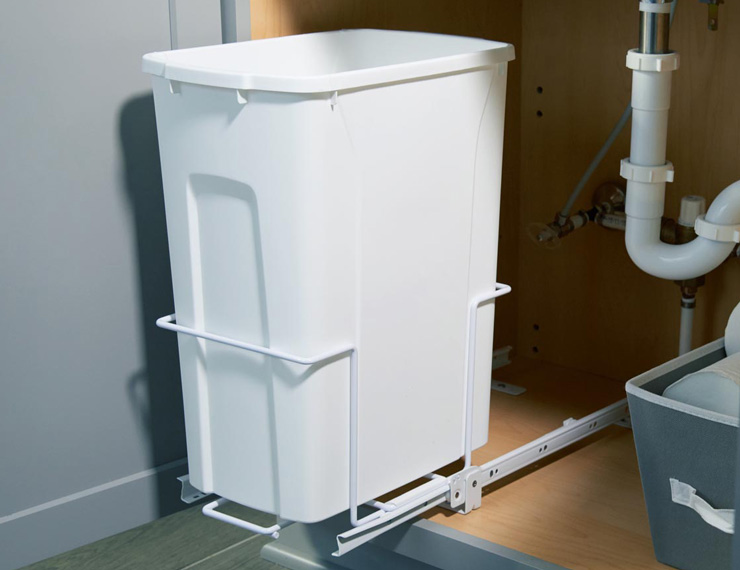 Pullout trash can